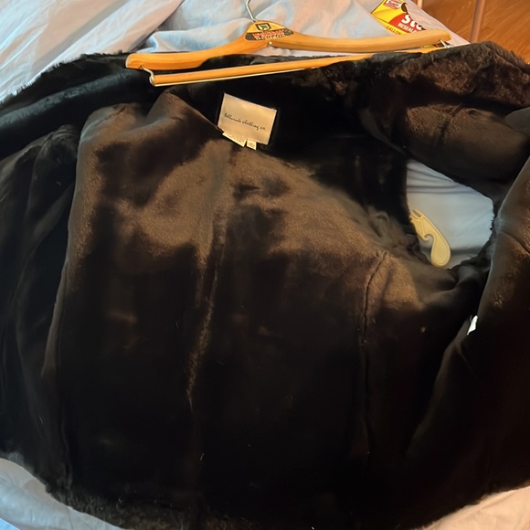 Telluride Collection Co
Size XL black leather fur lined vest - Picture 7 of 13